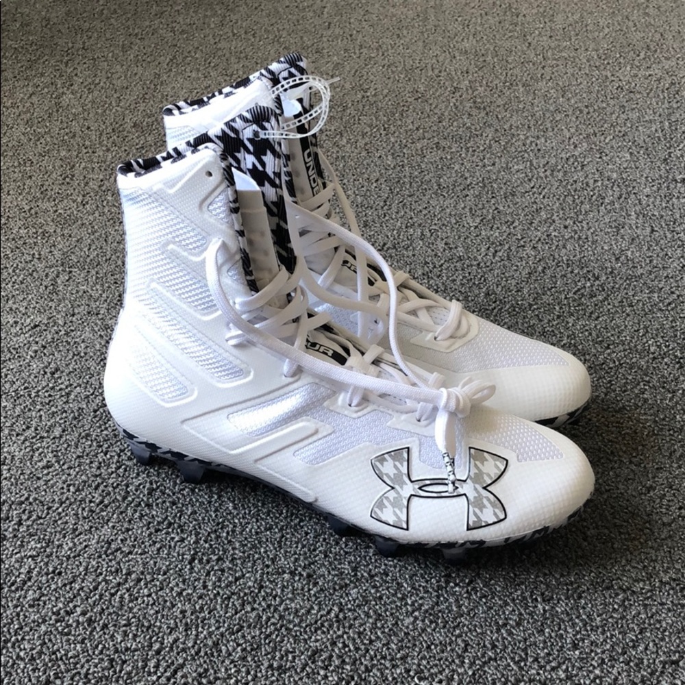 NEW Under Armour Highlight Cleats Sz9